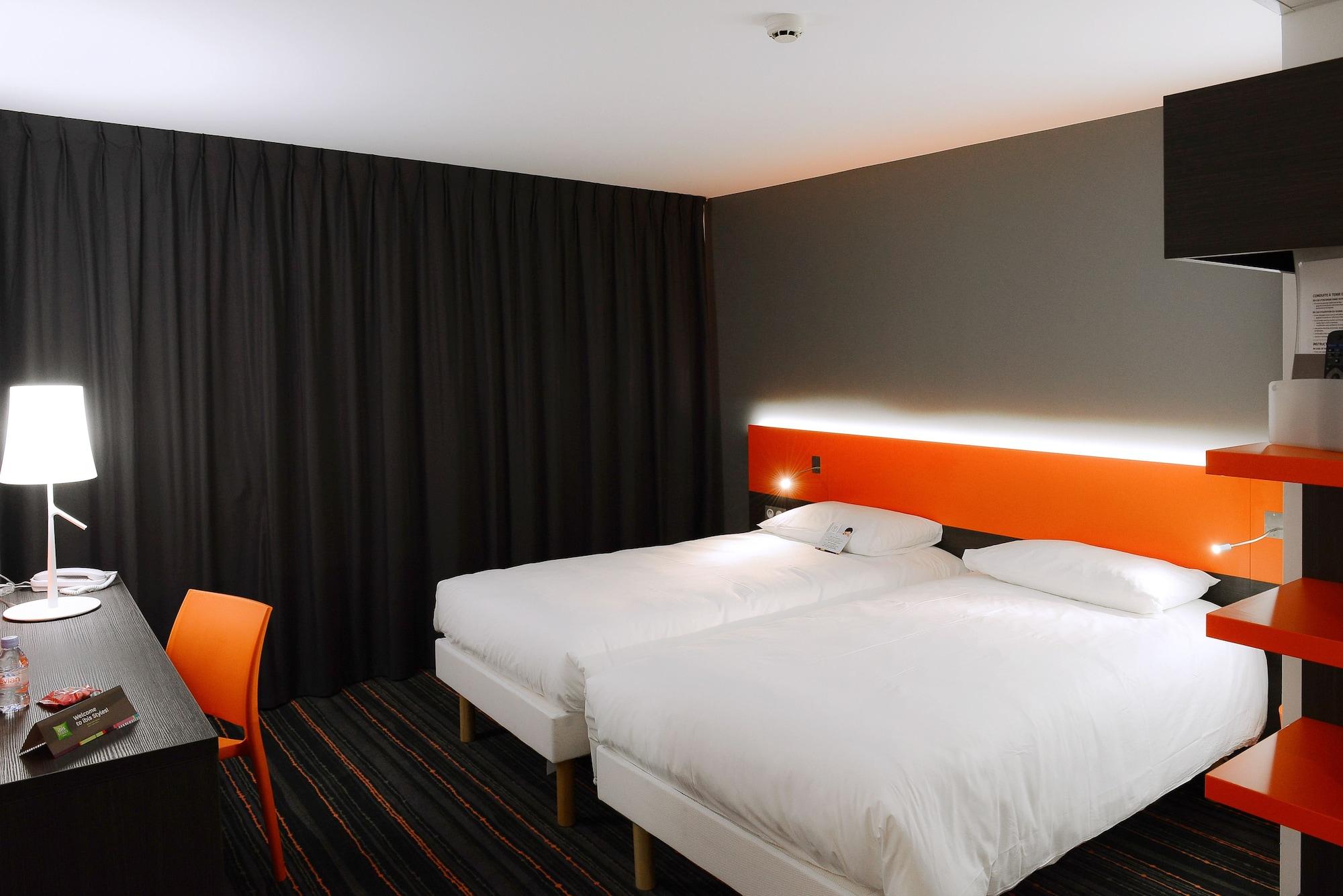Hotel Ibis Styles Caen Centre Gare Exterior foto