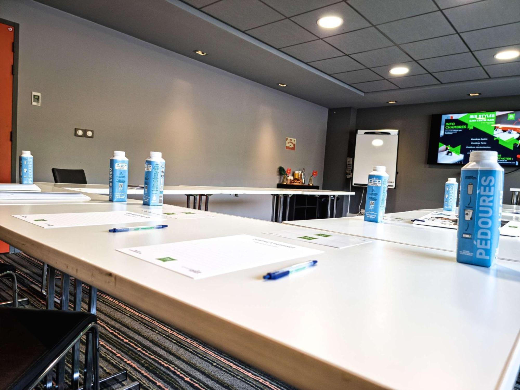 Hotel Ibis Styles Caen Centre Gare Exterior foto