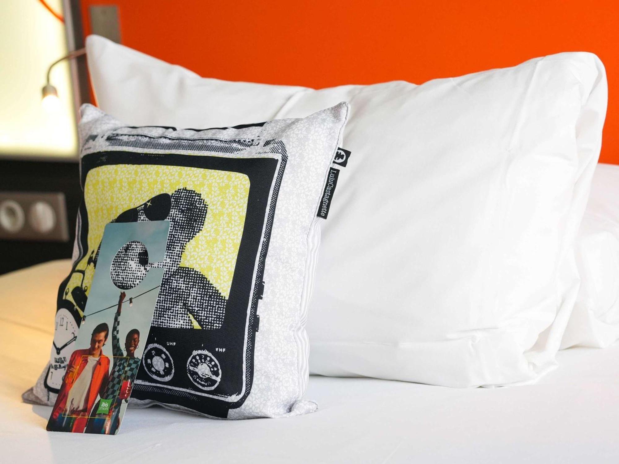 Hotel Ibis Styles Caen Centre Gare Exterior foto