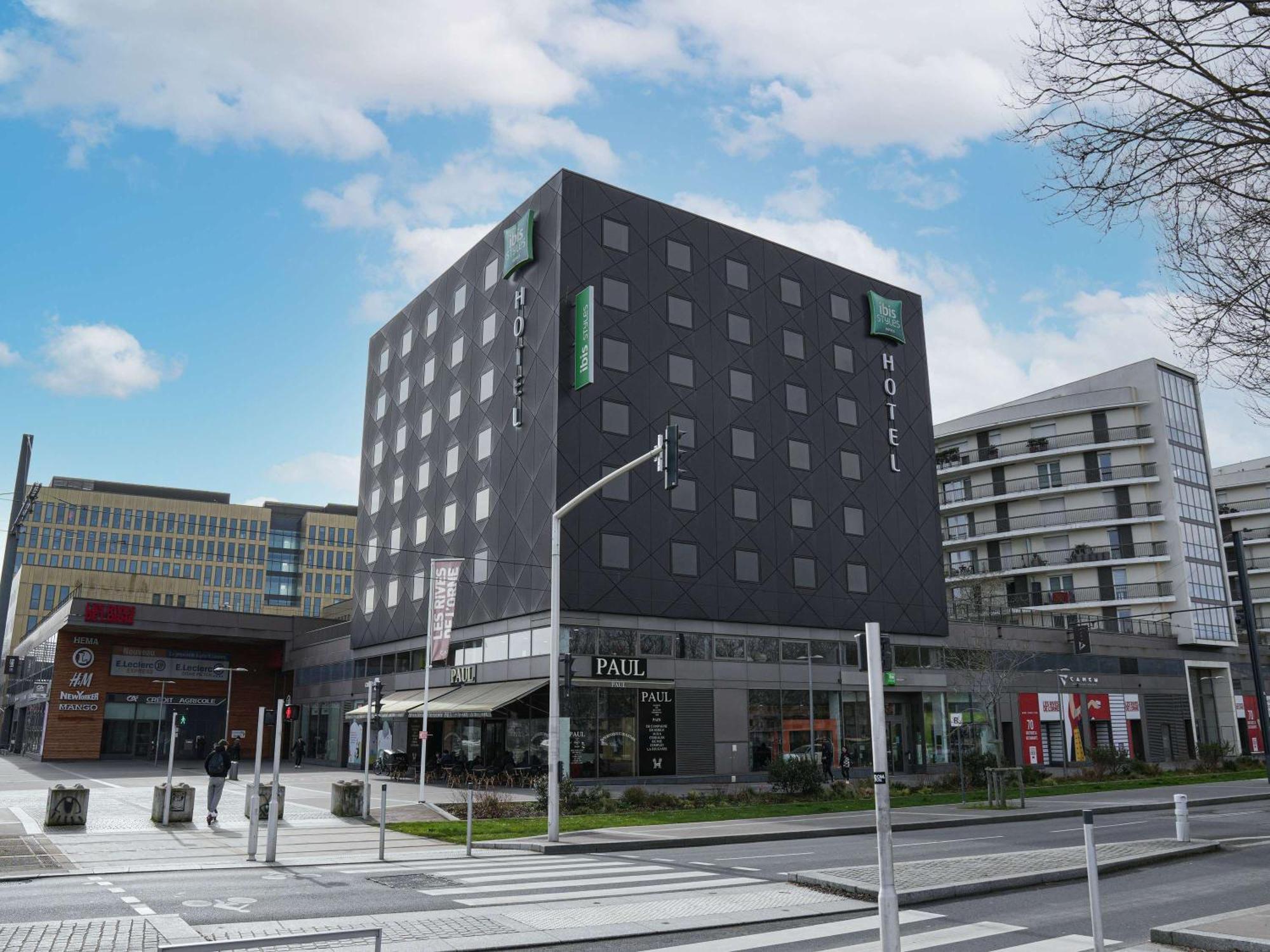 Hotel Ibis Styles Caen Centre Gare Exterior foto